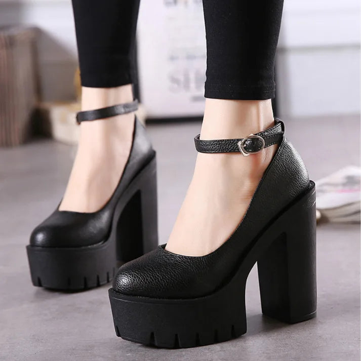 Allie Platform Pumps