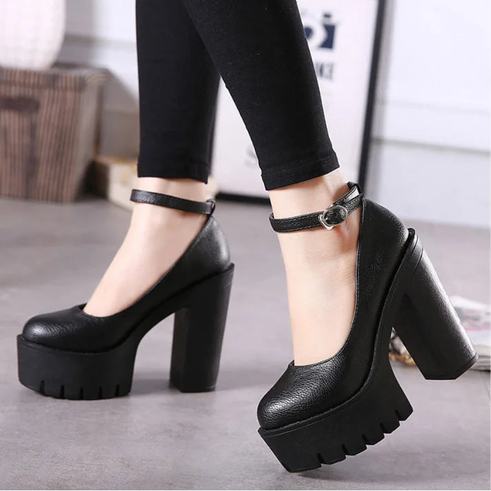 Allie Platform Pumps